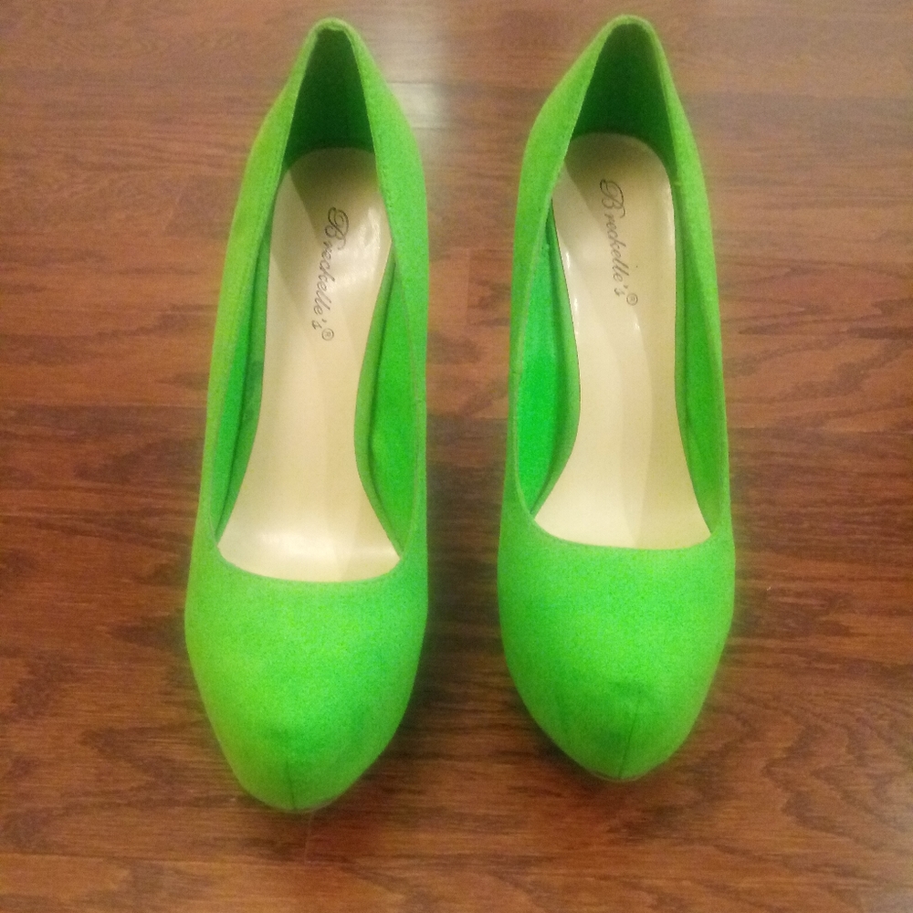 Money Green Good Luck Heels Size 8